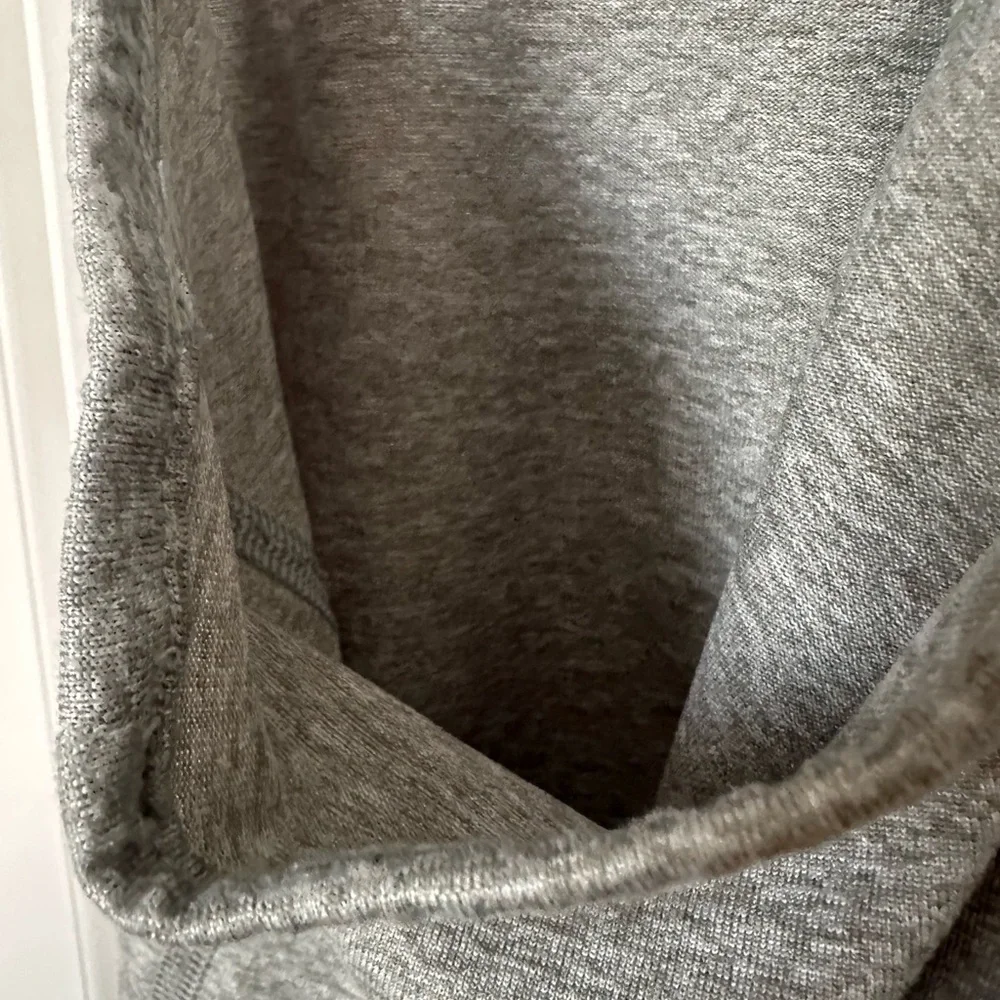 Nike Dri-FIT Gray Racerback Athletic Tank Top Size‎ Small